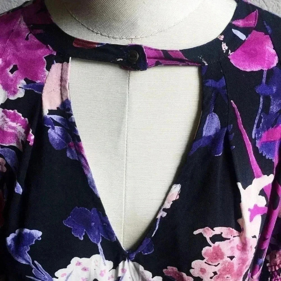 Lace + Whiskey Caravan Floral Dress With Keyhole - Picture 5 of 8